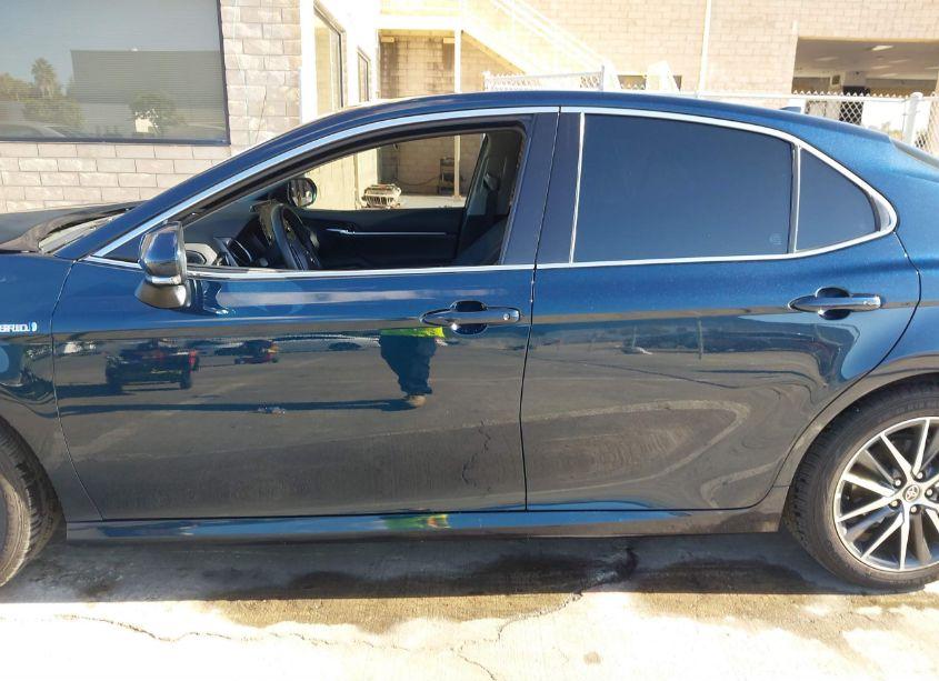 Photo 15 of 2021 Toyota Camry XLE HYBRID (VIN 4T1F31AK1MU564600)