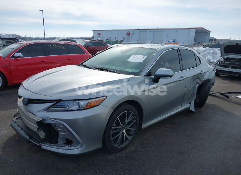 Photo 2 of 2022 Toyota Camry XLE HYBRID (VIN 4T1F31AK1NU572827)