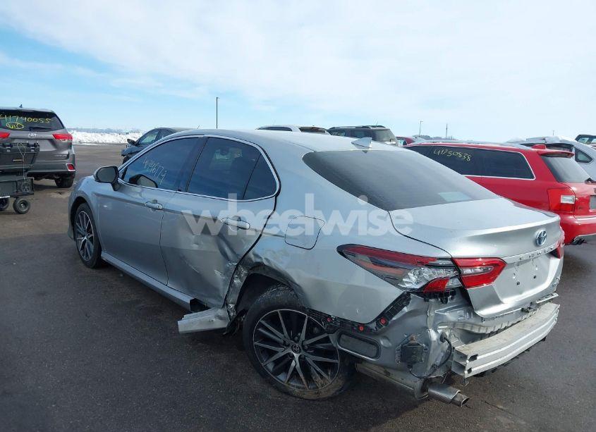 Photo 3 of 2022 Toyota Camry XLE HYBRID (VIN 4T1F31AK1NU572827)