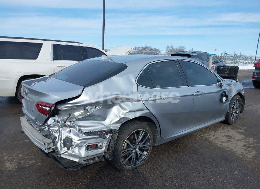 Photo 4 of 2022 Toyota Camry XLE HYBRID (VIN 4T1F31AK1NU572827)