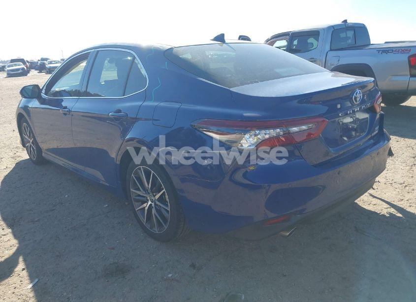 Photo 3 of 2024 Toyota Camry HYBRID XLE (VIN 4T1F31AK1RU075508)