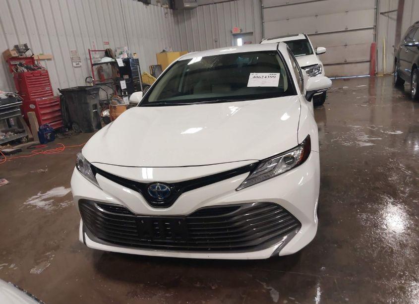 Photo 12 of 2020 Toyota Camry XLE HYBRID (VIN 4T1F31AK2LU524444)
