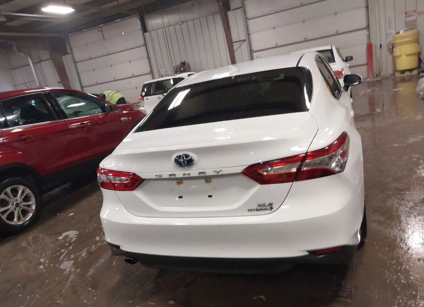 Photo 16 of 2020 Toyota Camry XLE HYBRID (VIN 4T1F31AK2LU524444)