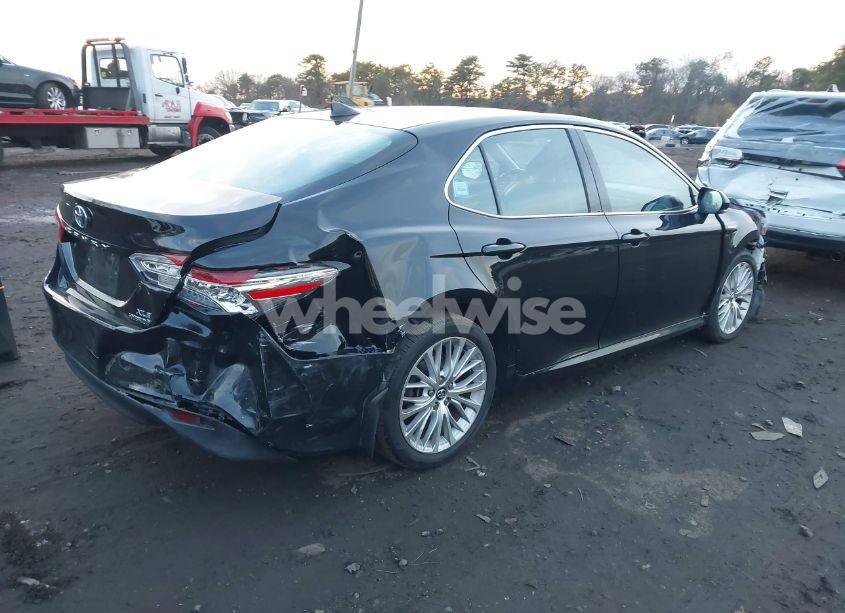Photo 4 of 2020 Toyota Camry XLE HYBRID (VIN 4T1F31AK2LU525657)