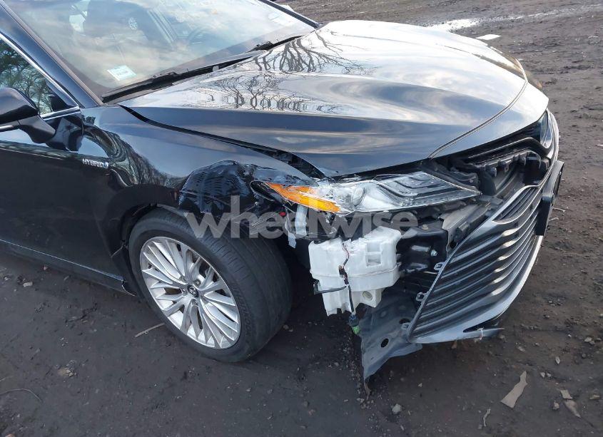 Photo 6 of 2020 Toyota Camry XLE HYBRID (VIN 4T1F31AK2LU525657)