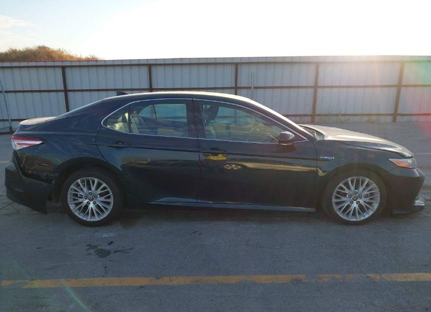 Photo 13 of 2020 Toyota Camry XLE HYBRID (VIN 4T1F31AK2LU540594)