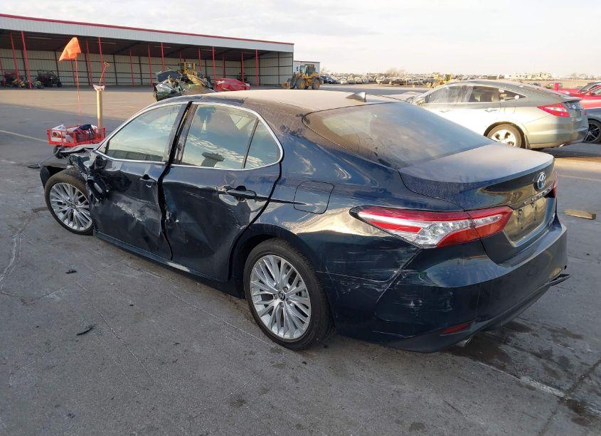 Photo 3 of 2020 Toyota Camry XLE HYBRID (VIN 4T1F31AK2LU540594)