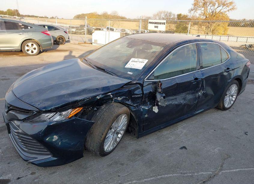 Photo 6 of 2020 Toyota Camry XLE HYBRID (VIN 4T1F31AK2LU540594)