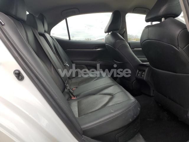 Photo 2 of 2021 TOYOTA CAMRY XLE (VIN 4T1F31AK2MU563973)