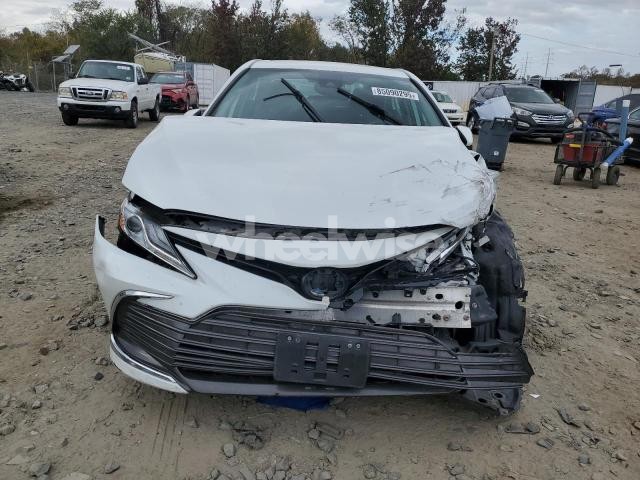 Photo 9 of 2021 TOYOTA CAMRY XLE (VIN 4T1F31AK2MU563973)