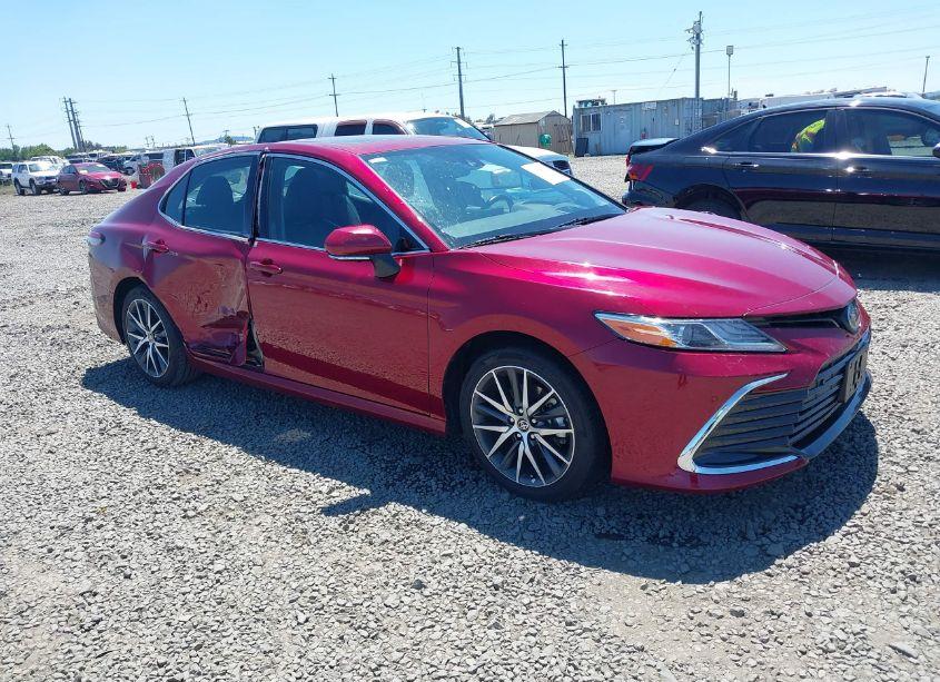 2022 Toyota Camry XLE HYBRID (VIN 4T1F31AK2NU579107) main photo