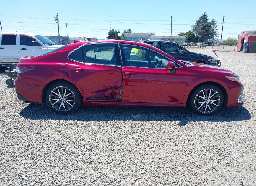 Photo 13 of 2022 Toyota Camry XLE HYBRID (VIN 4T1F31AK2NU579107)