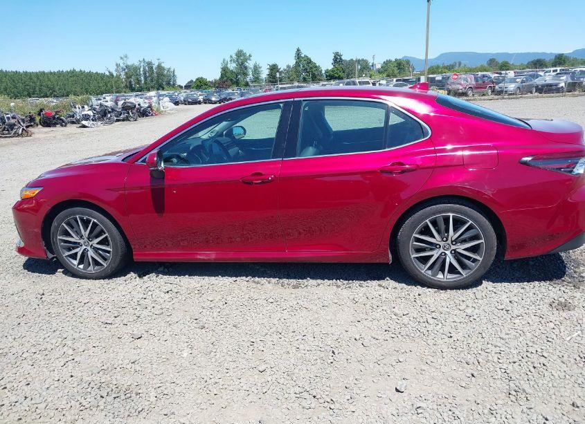 Photo 14 of 2022 Toyota Camry XLE HYBRID (VIN 4T1F31AK2NU579107)