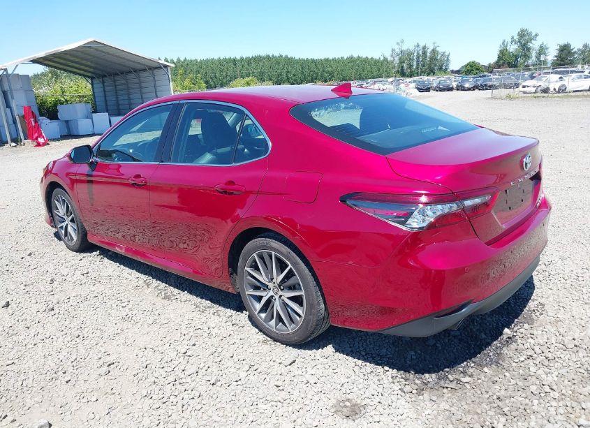 Photo 3 of 2022 Toyota Camry XLE HYBRID (VIN 4T1F31AK2NU579107)