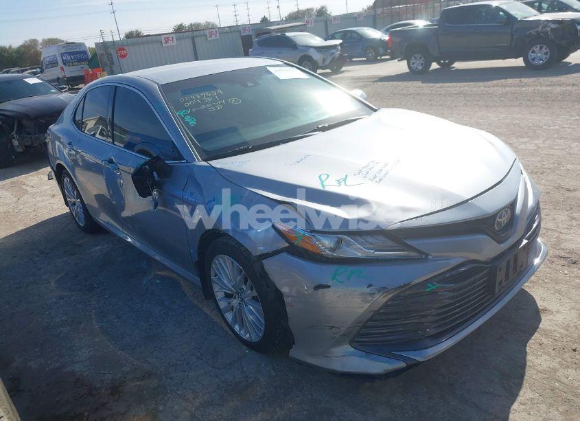 2020 Toyota Camry XLE HYBRID (VIN 4T1F31AK4LU009381) main photo