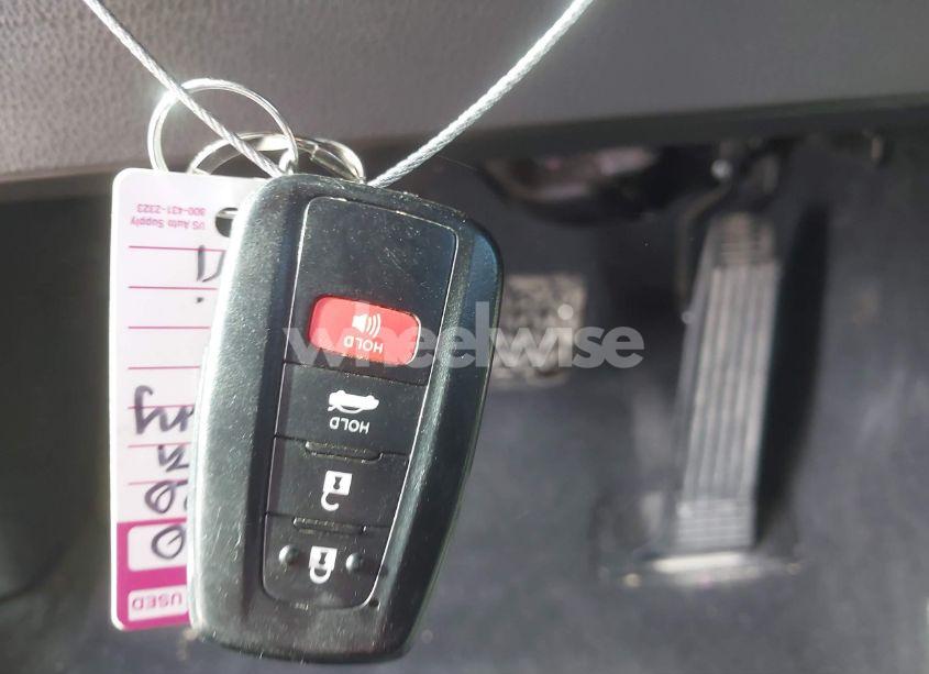 Photo 11 of 2020 Toyota Camry XLE HYBRID (VIN 4T1F31AK4LU009381)