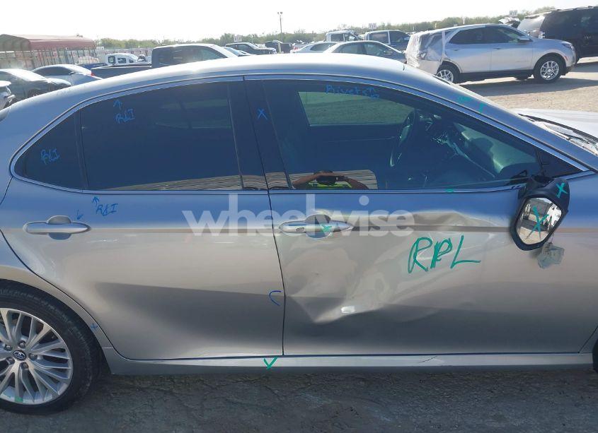 Photo 14 of 2020 Toyota Camry XLE HYBRID (VIN 4T1F31AK4LU009381)