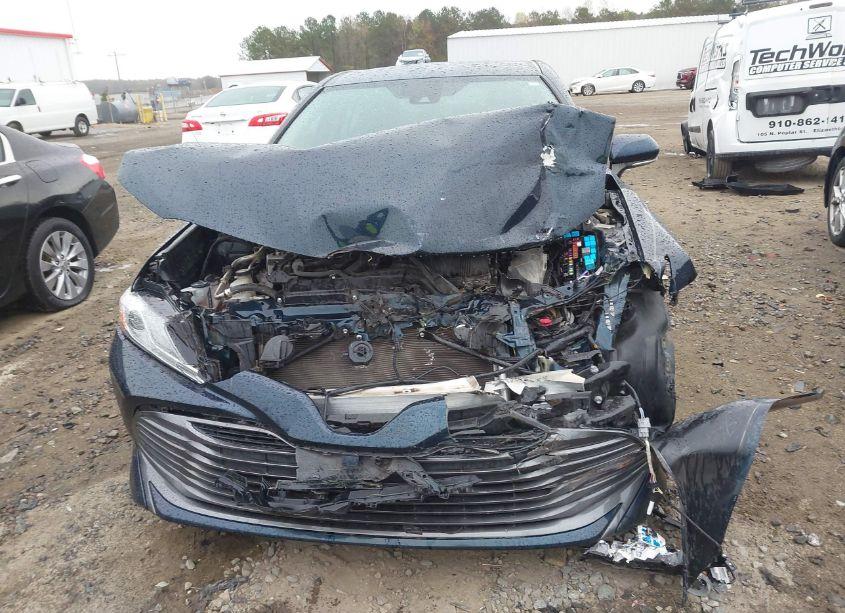 Photo 10 of 2020 Toyota Camry XLE HYBRID (VIN 4T1F31AK4LU530956)