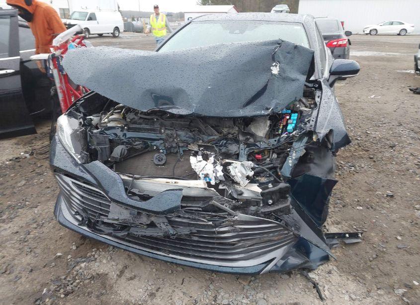 Photo 5 of 2020 Toyota Camry XLE HYBRID (VIN 4T1F31AK4LU530956)