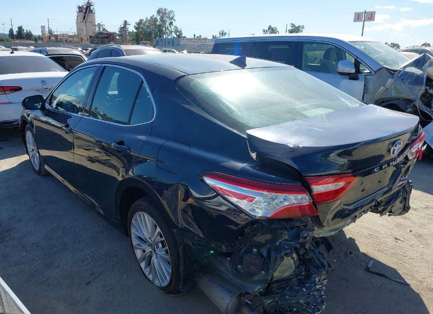 Photo 3 of 2020 Toyota Camry XLE HYBRID (VIN 4T1F31AK4LU531363)