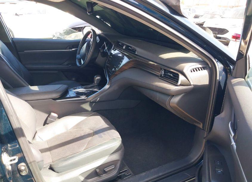 Photo 5 of 2020 Toyota Camry XLE HYBRID (VIN 4T1F31AK4LU531363)