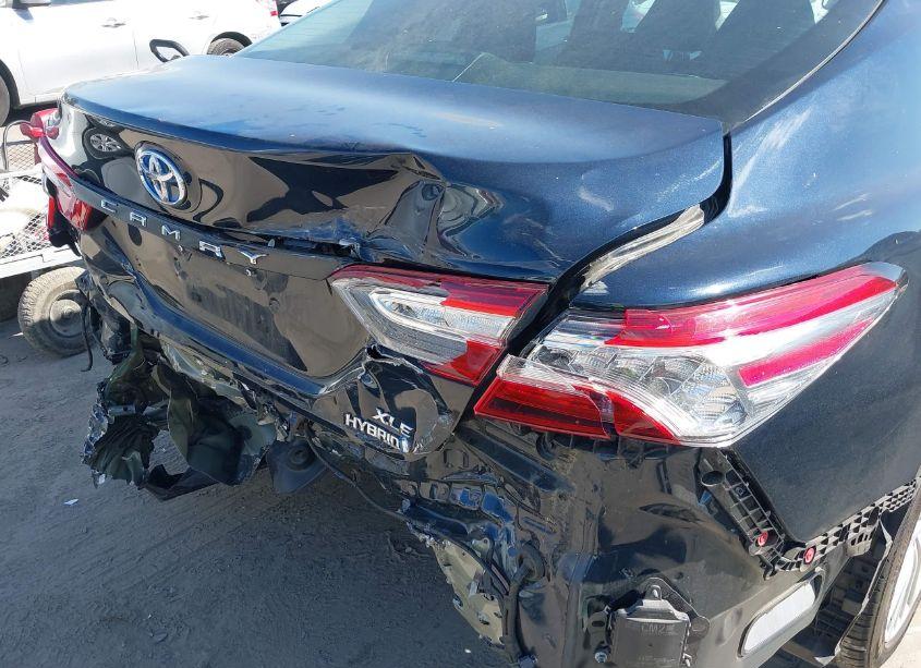 Photo 6 of 2020 Toyota Camry XLE HYBRID (VIN 4T1F31AK4LU531363)