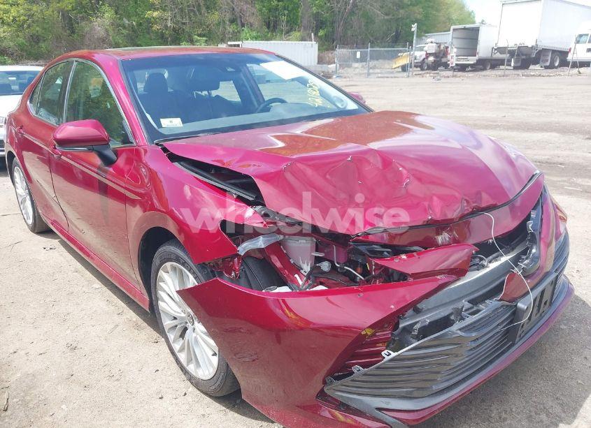 2020 Toyota Camry XLE HYBRID (VIN 4T1F31AK4LU536417) main photo