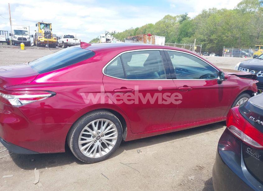 Photo 13 of 2020 Toyota Camry XLE HYBRID (VIN 4T1F31AK4LU536417)