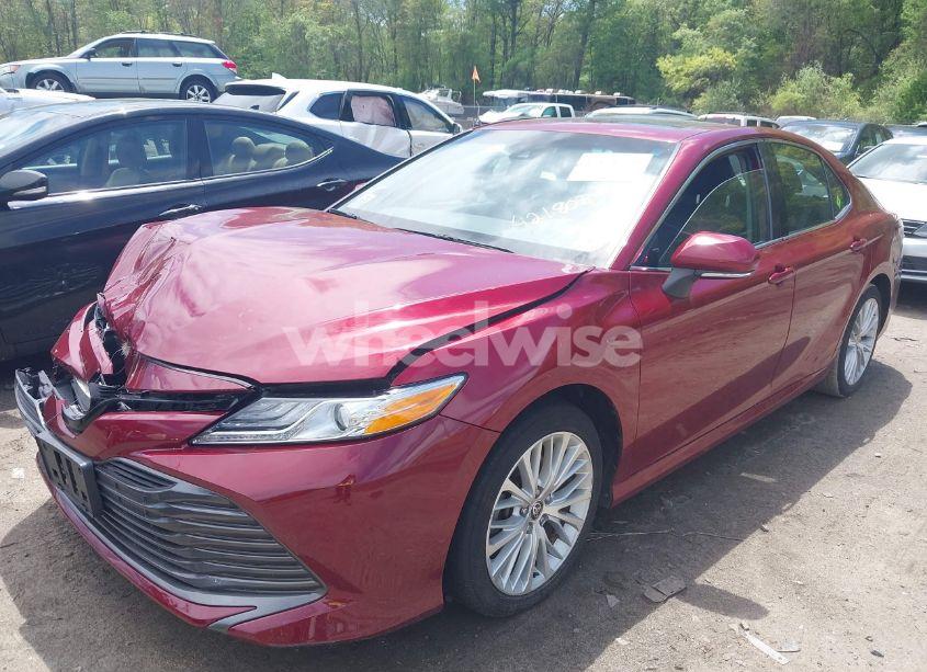Photo 2 of 2020 Toyota Camry XLE HYBRID (VIN 4T1F31AK4LU536417)