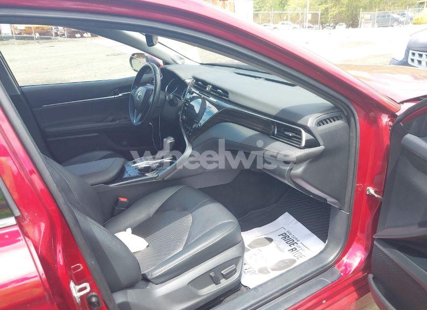 Photo 5 of 2020 Toyota Camry XLE HYBRID (VIN 4T1F31AK4LU536417)