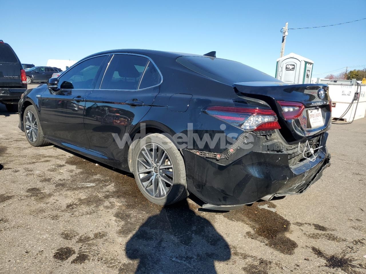Photo 2 of 2021 TOYOTA CAMRY XLE (VIN 4T1F31AK4MU562212)