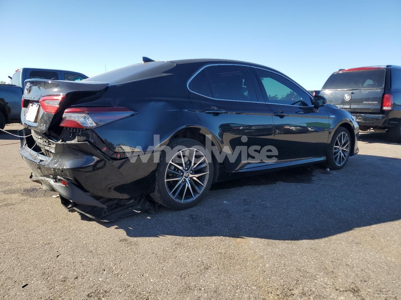 Photo 3 of 2021 TOYOTA CAMRY XLE (VIN 4T1F31AK4MU562212)