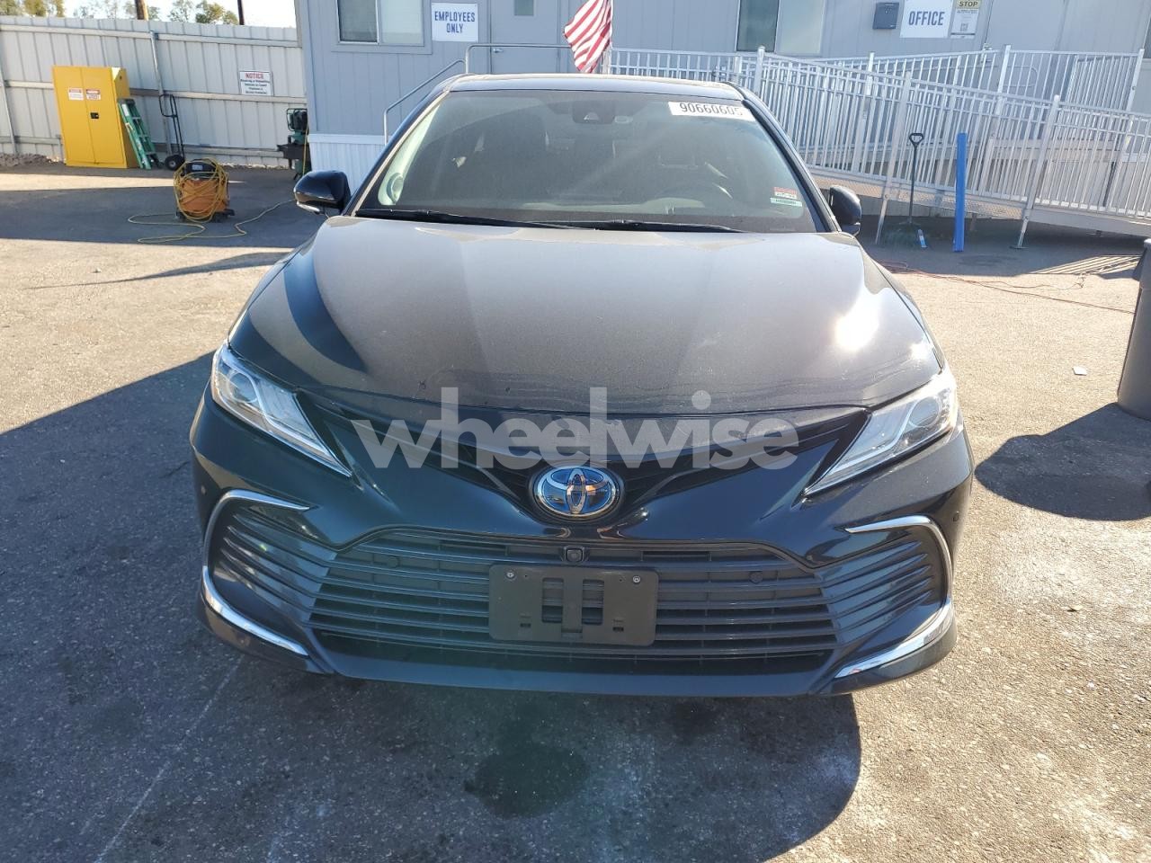 Photo 5 of 2021 TOYOTA CAMRY XLE (VIN 4T1F31AK4MU562212)