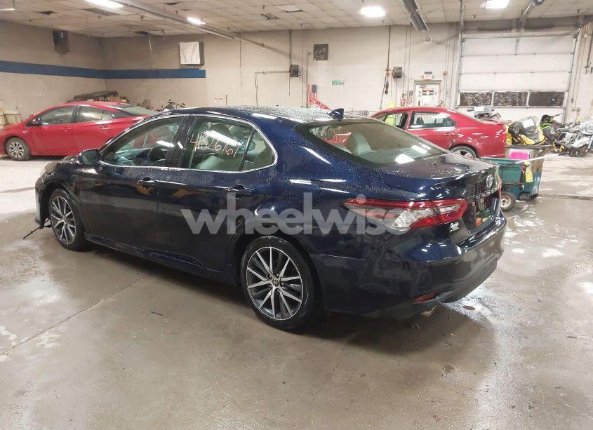 Photo 3 of 2022 Toyota Camry XLE HYBRID (VIN 4T1F31AK4NU579884)