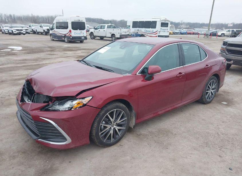 Photo 2 of 2022 Toyota Camry XLE HYBRID (VIN 4T1F31AK4NU588455)