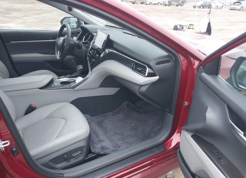 Photo 5 of 2022 Toyota Camry XLE HYBRID (VIN 4T1F31AK4NU588455)