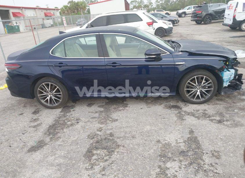 Photo 14 of 2021 Toyota Camry XLE HYBRID (VIN 4T1F31AK5MU025719)