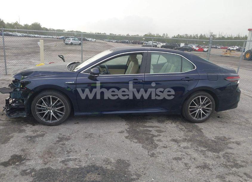 Photo 15 of 2021 Toyota Camry XLE HYBRID (VIN 4T1F31AK5MU025719)