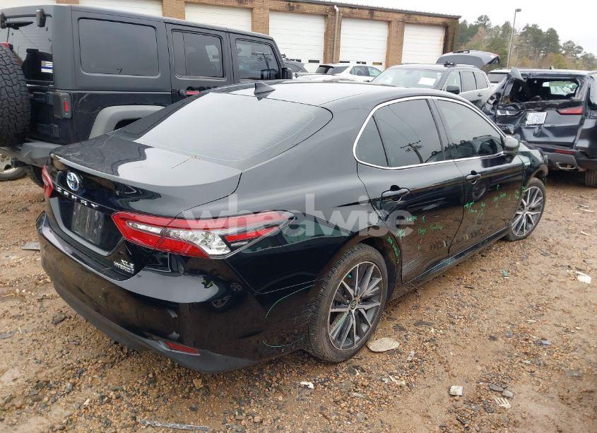 Photo 4 of 2021 Toyota Camry XLE (VIN 4T1F31AK5MU557536)