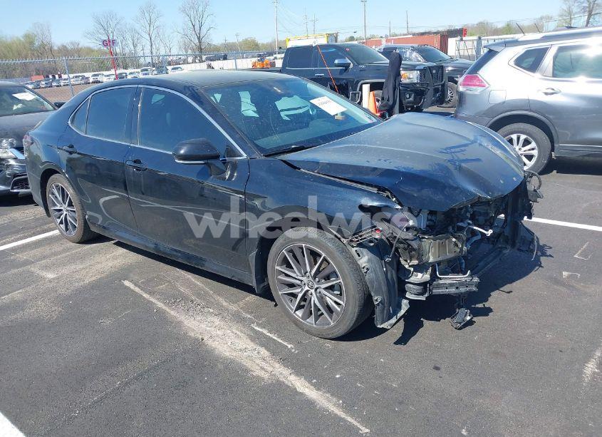 2022 Toyota Camry XLE HYBRID (VIN 4T1F31AK5NU594457) main photo