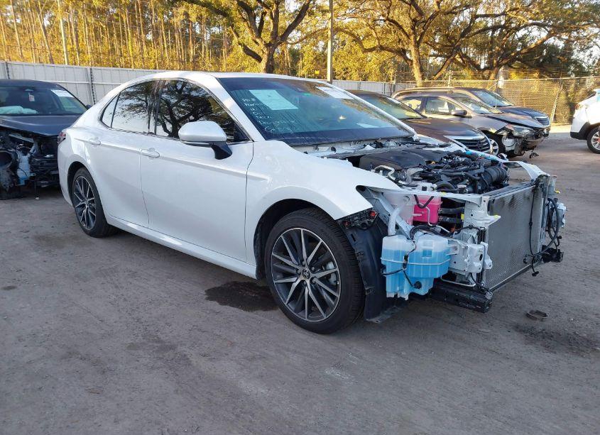 2023 Toyota Camry XLE HYBRID (VIN 4T1F31AK5PU615312) main photo