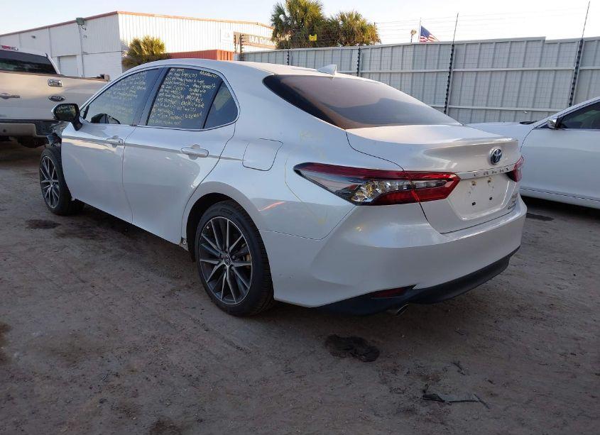 Photo 3 of 2023 Toyota Camry XLE HYBRID (VIN 4T1F31AK5PU615312)