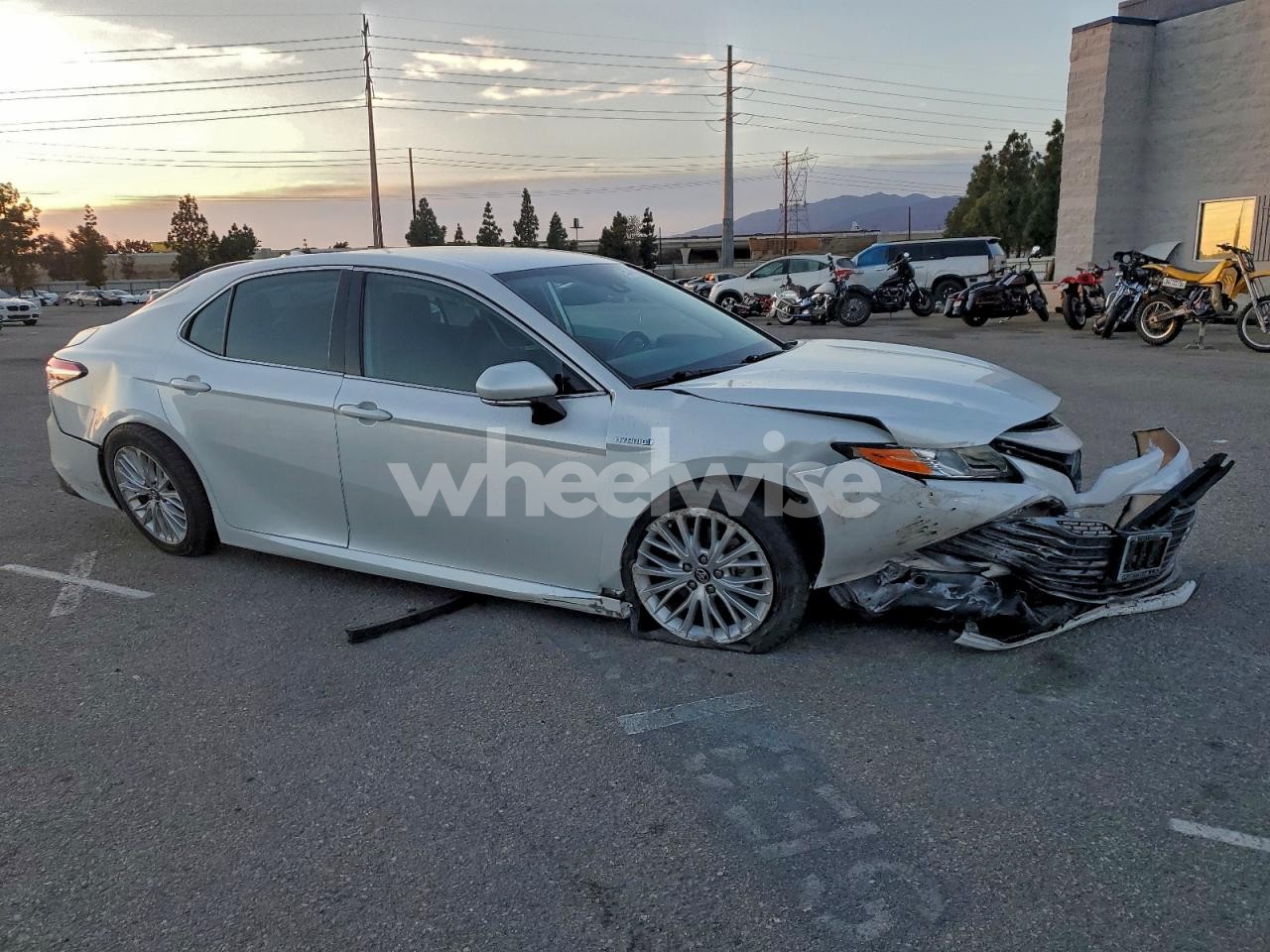 Photo 4 of 2020 TOYOTA CAMRY XLE (VIN 4T1F31AK6LU531459)