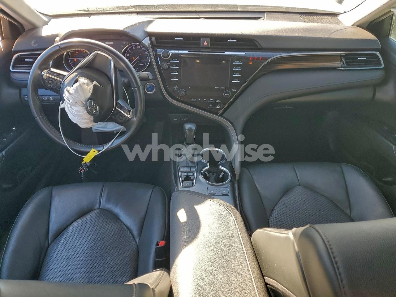 Photo 8 of 2020 TOYOTA CAMRY XLE (VIN 4T1F31AK6LU531459)