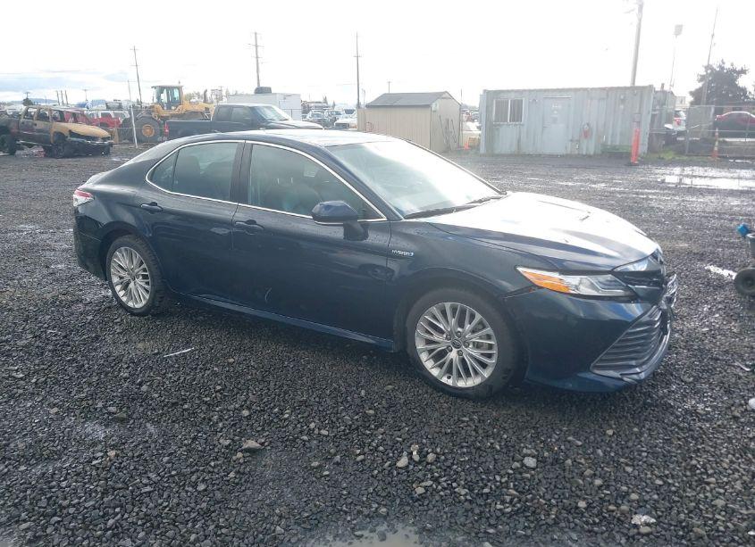2020 Toyota Camry XLE HYBRID (VIN 4T1F31AK6LU532255) main photo