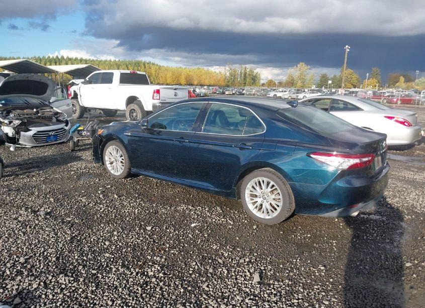 Photo 3 of 2020 Toyota Camry XLE HYBRID (VIN 4T1F31AK6LU532255)