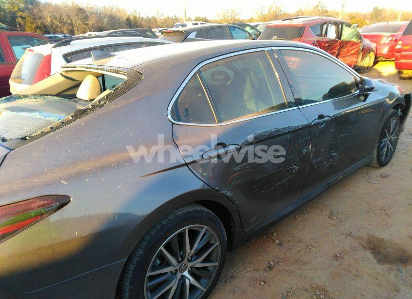 Photo 6 of 2023 Toyota Camry XLE HYBRID (VIN 4T1F31AK6PU610037)