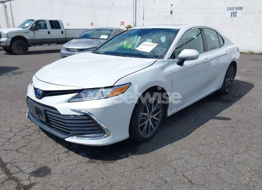 Photo 2 of 2023 Toyota Camry XLE HYBRID (VIN 4T1F31AK6PU615593)