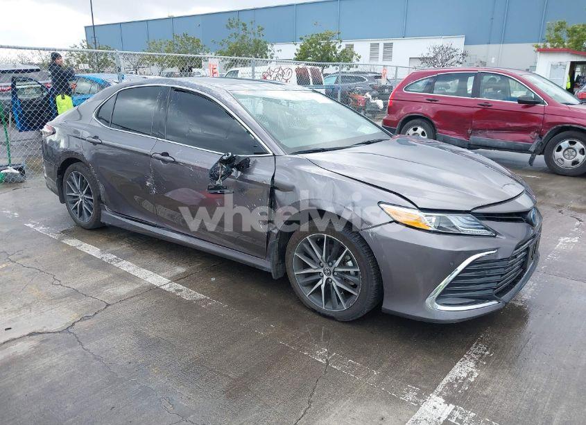 2024 Toyota Camry HYBRID XLE (VIN 4T1F31AK7RU064271) main photo