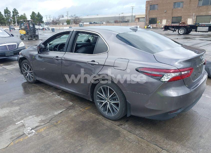 Photo 3 of 2024 Toyota Camry HYBRID XLE (VIN 4T1F31AK7RU064271)